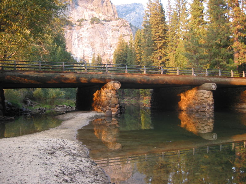 800px-autumn_bridge.jpg